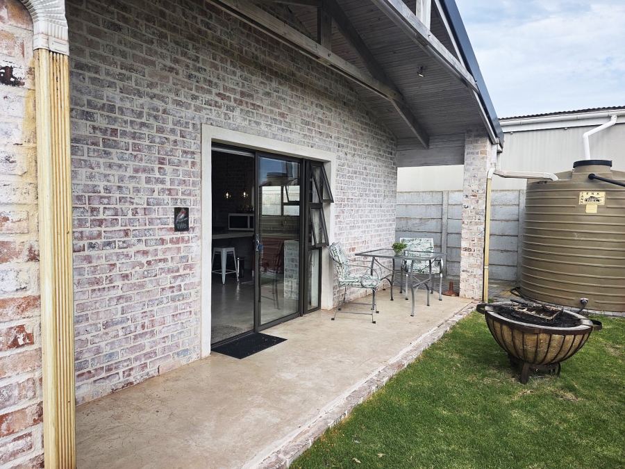 5 Bedroom Property for Sale in Middedorp Western Cape